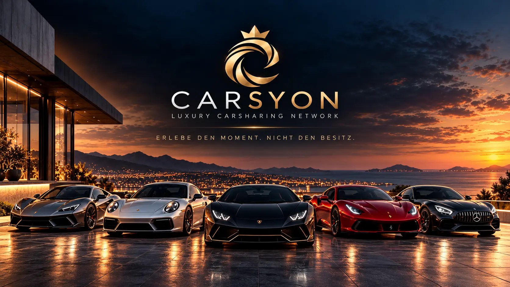 CARSYON Logo über fünf Luxus- und Sportwagen in der Abenddämmerung vor einer Villa mit Blick auf eine Küstenstadt